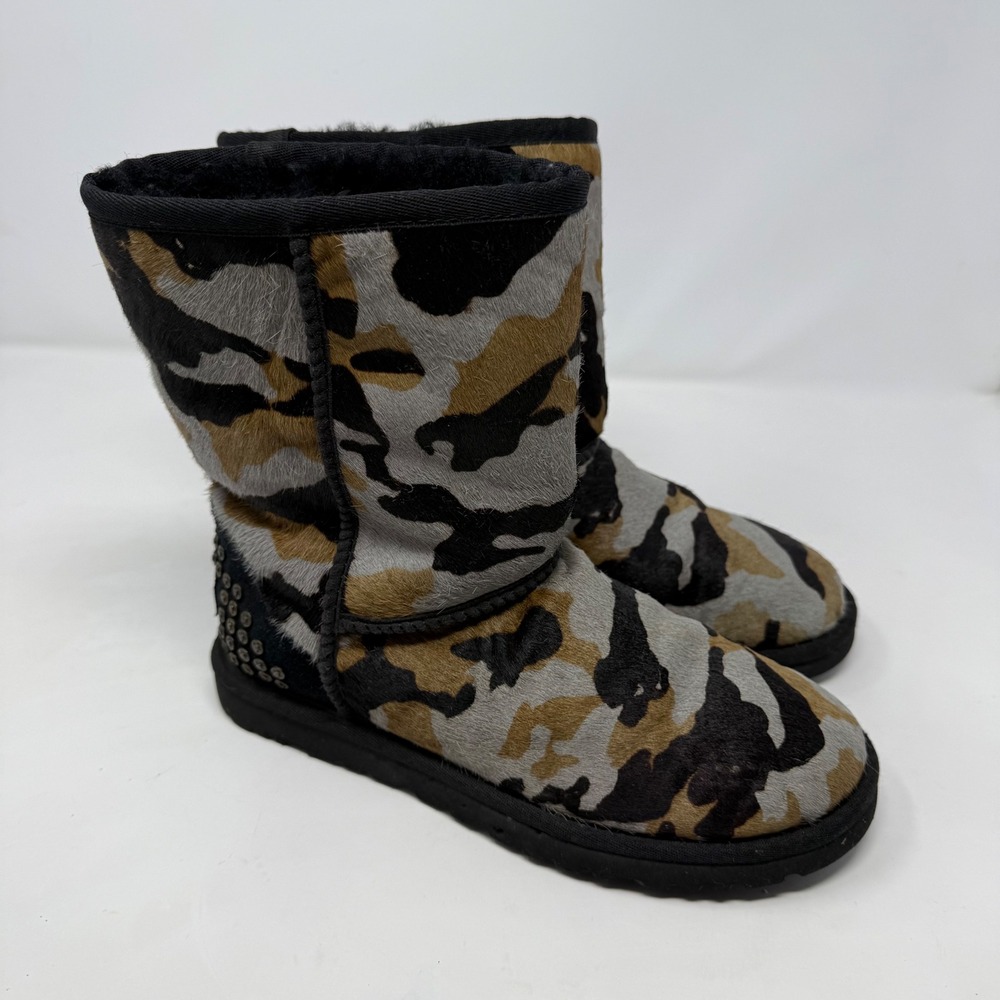 UGG ROWLAND CAMO CALF HAIR LEATHER SHEEPSKIN STUDDED BOOTS WOMEN SIZE 6